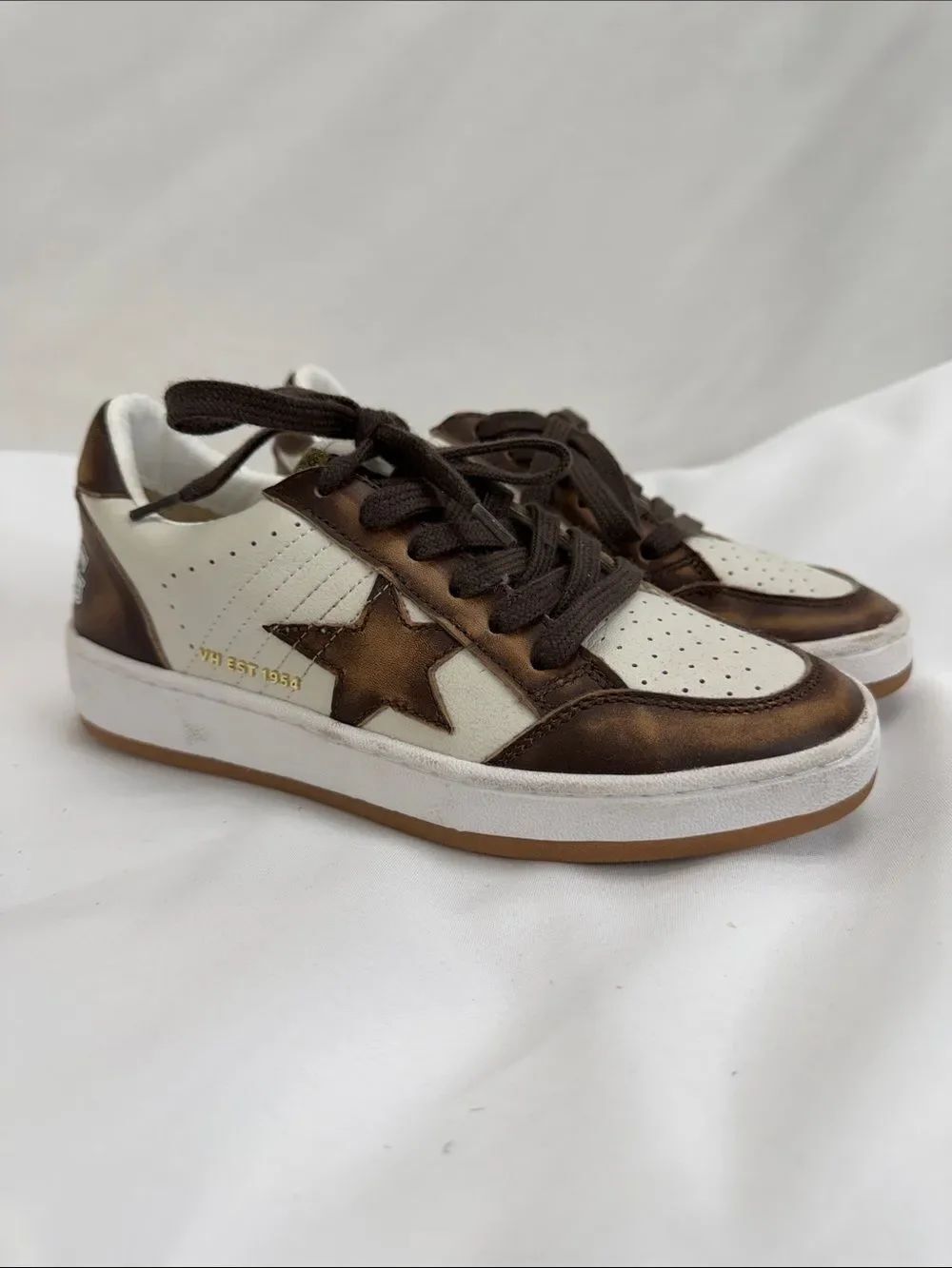 Vintage Havana Cream and Brown Star Low-Top Sneakers